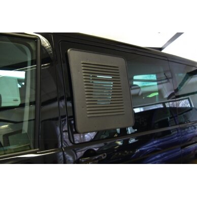 Vėdinimo grotelės, skirtos VW T6.1 – stumdomas langas dešinėje Vėdinimo grotelės, skirtos VW T6.1 – stumdomas langas dešinėje