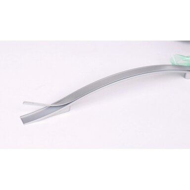 Spintelės rankena sidabrinė, matiškai lakuota, ilgis 160mm Spintelės rankena sidabrinė, matiškai lakuota, ilgis 160mm