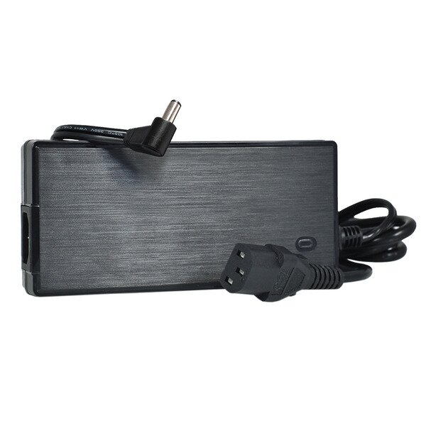 230 V maitinimo šaltinis 12 V 10 A OGO atskyrimo tualetui 230 V maitinimo šaltinis 12 V 10 A OGO atskyrimo tualetui