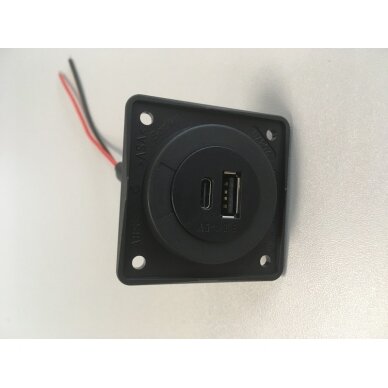 USB-A/-C įkrovimo lizdas – juodas matinis USB-A/-C įkrovimo lizdas – juodas matinis