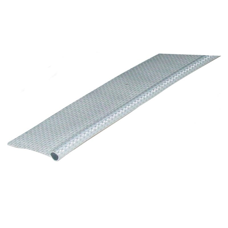 Vamzdyno profilis pagamintas iš plastiko su 5 mm iškilimu.