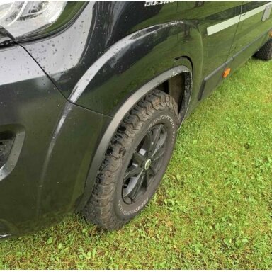 Universalūs 25 mm sparnų purvasaugiai Universalūs 25 mm sparnų purvasaugiai