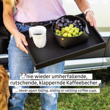 Plasikinis puodelis su rankena TO GO – juodas padas
