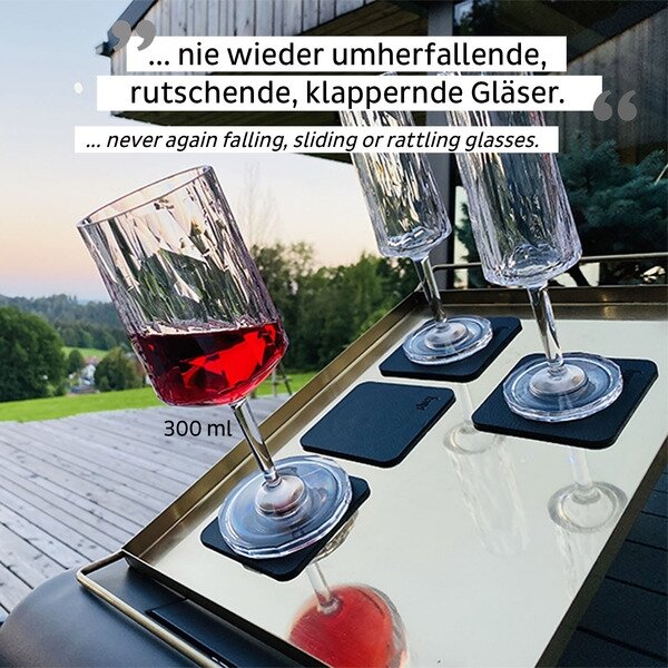 Magnetinės plastikinės taurės WINE 0,3 l su padeliais – 2 rinkinys 1