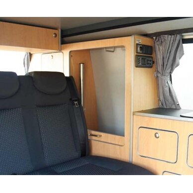 Baldų linijos baigta dalis, skirta VW T6/T5 trumpos ratų bazės sportiniam kemperiui 3