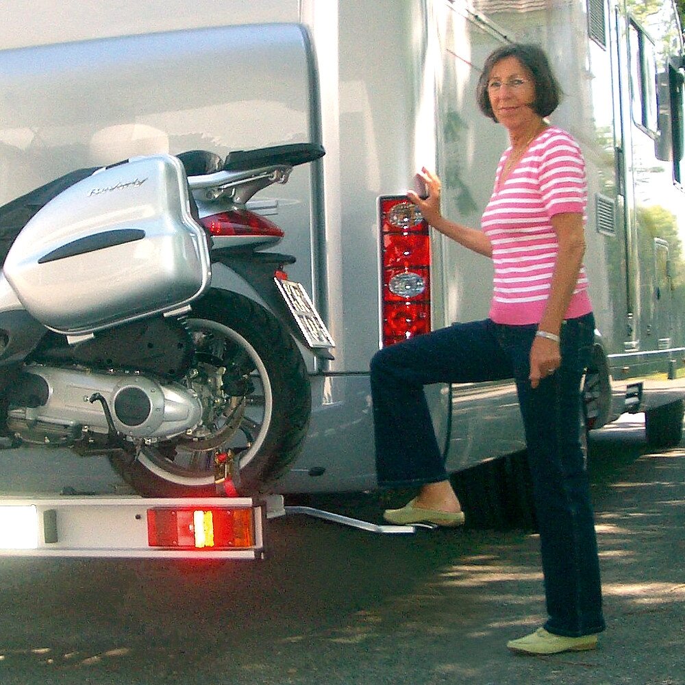 Motociklų/dviračių laikiklis Universalus Hy/A, hidrauliškai nuleidžiamas, nuimamas 6 Motociklų/dviračių laikiklis Universalus Hy/A, hidrauliškai nuleidžiamas, nuimamas 6