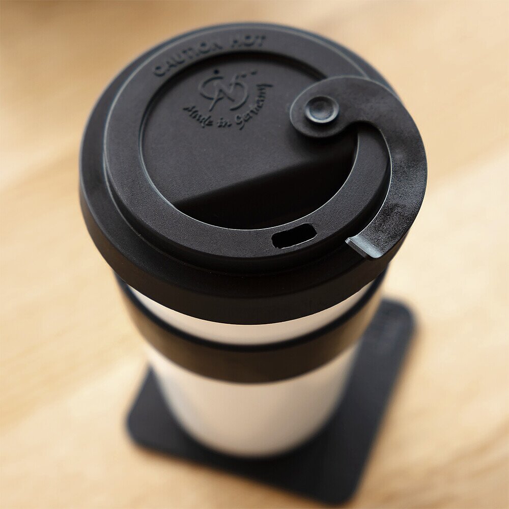 Porcelianinis TO-GO-CUP spalva balta, įskaitant padėkliuką BLACK 2 Porcelianinis TO-GO-CUP spalva balta, įskaitant padėkliuką BLACK 2