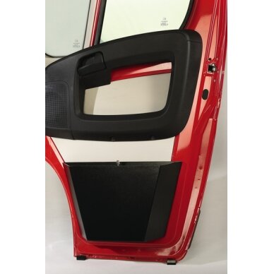 Seifas prie durų Fiat Duc.
nuo 2021 m