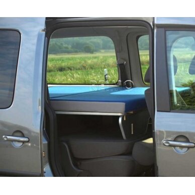 VW Caddy Maxi montuojama lovų sistema 200 x 133 cm su apmušalais + užvalkalais 3